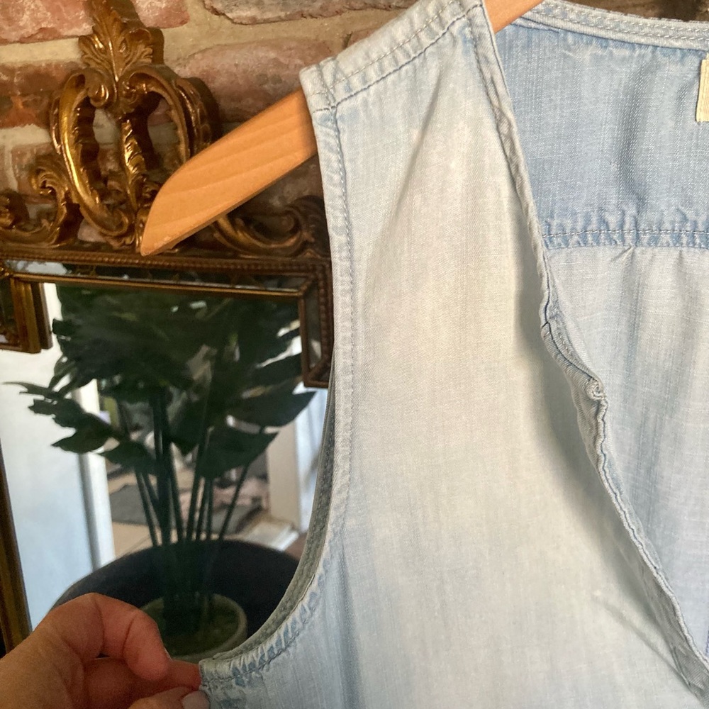 Cloth & Stone Soft Light Chambray Sleeveless V-Neck Hi-Low Dress EUC Size Small - Picture 4 of 14